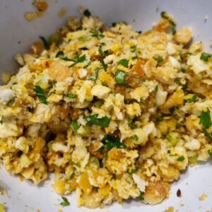 Apricot and macadamia seasoning