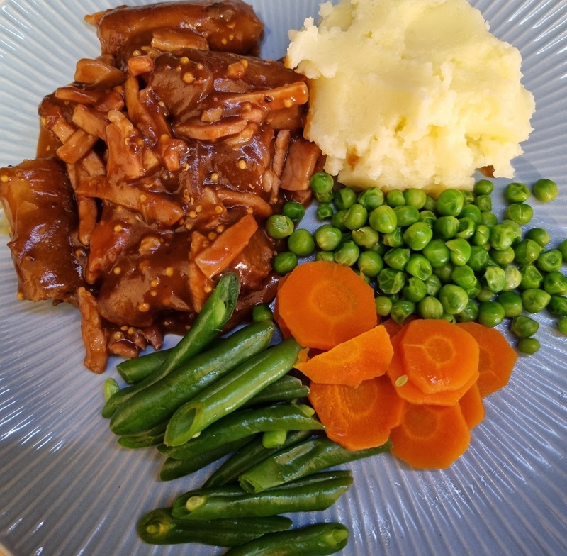 Sausages in Bacon Gravy