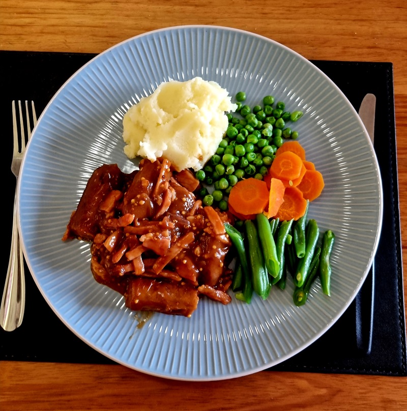 Sausages in Bacon Gravy